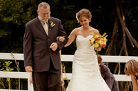 wedding couple in pasture setting